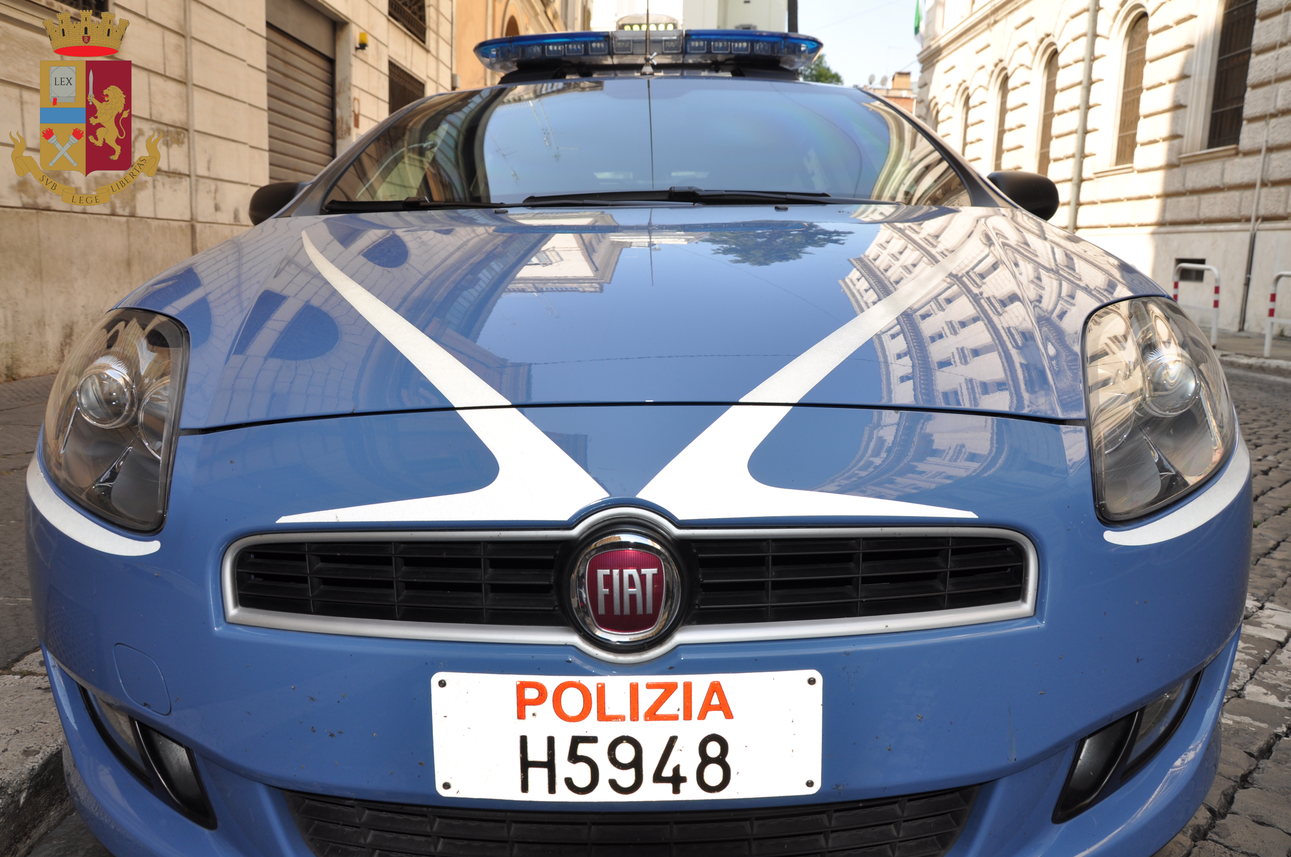 Arrestato ubriaco: non si ferma all’alt e investe la polizia