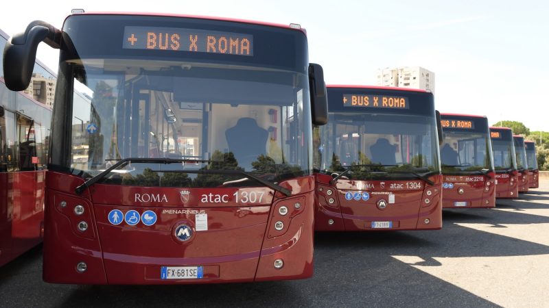 Minaccia e insulta l’autista di un autobus di linea: scatta la denuncia