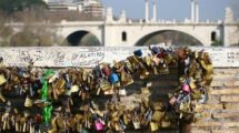 lucchetti ponte milvio roma